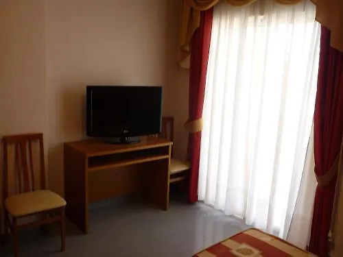 Hotel Tuto 3*