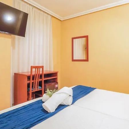 Hotell Tuto 3*