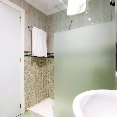 Tuto Hotell