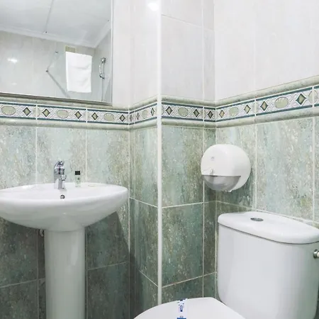 Tuto Hotell 3*