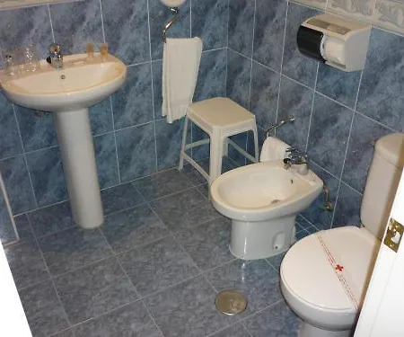 Tuto Hotell 3*